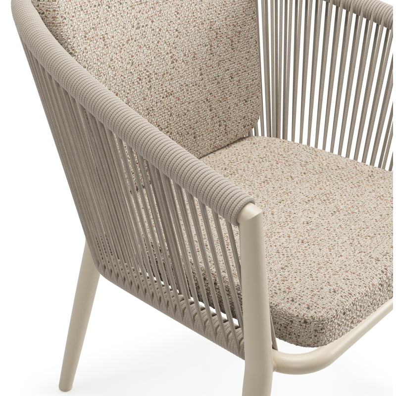 Orso tuinstoel in beige aluminium en beige verticaal geweven ronde rope met zitkussen in All Weather Cosytica Bora Jungle