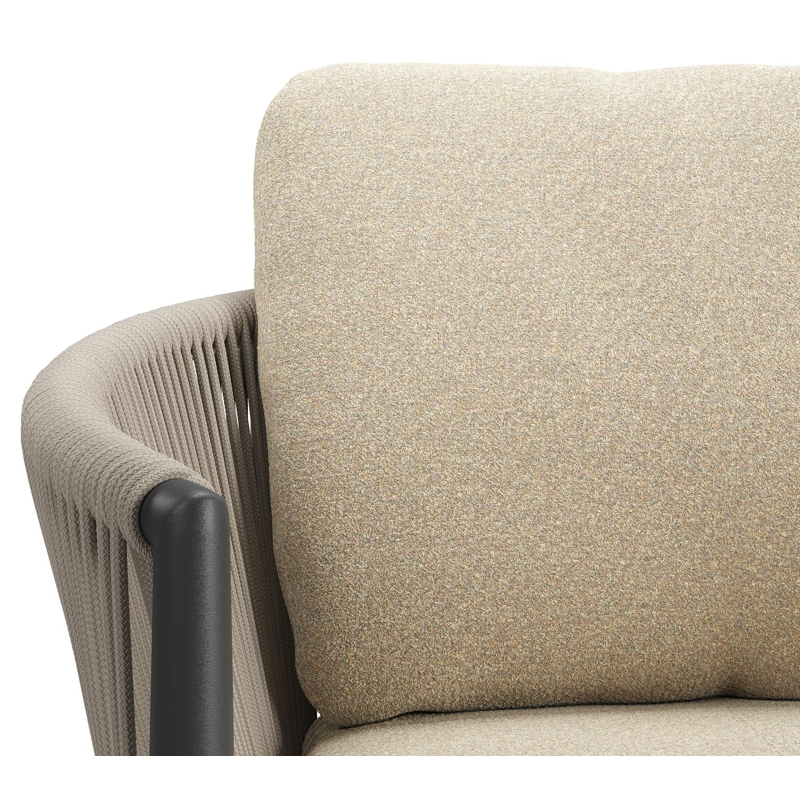 Organo tuinstoel in zwart aluminium en zwart verticaal geweven ronde rope met stoelkussen in All Weather Solica Soul Papyrus