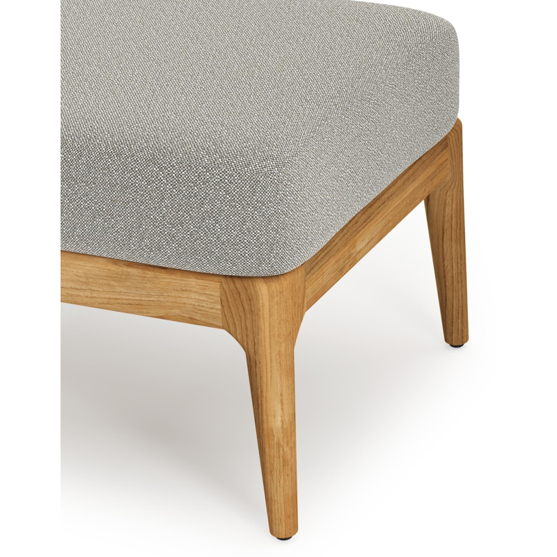 Orso poef in teak met Savane Tunder all weather sunbrella® luxe kussen