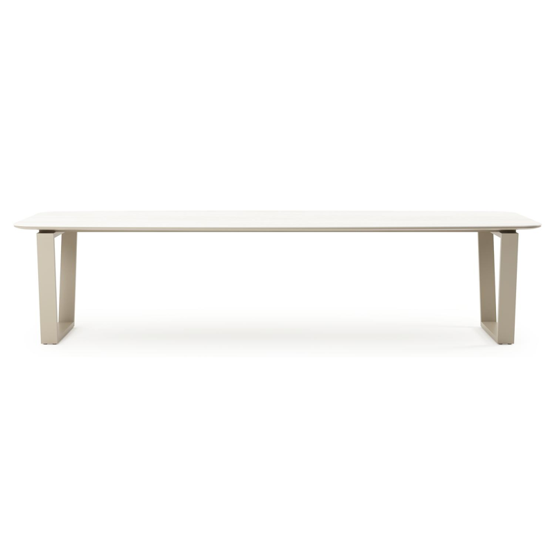 Table de jardin Pagino forme de bateau en aluminium beige et céramique pleine Calista Lg. 315 x Lrg. 115 x Haut. 73 cm