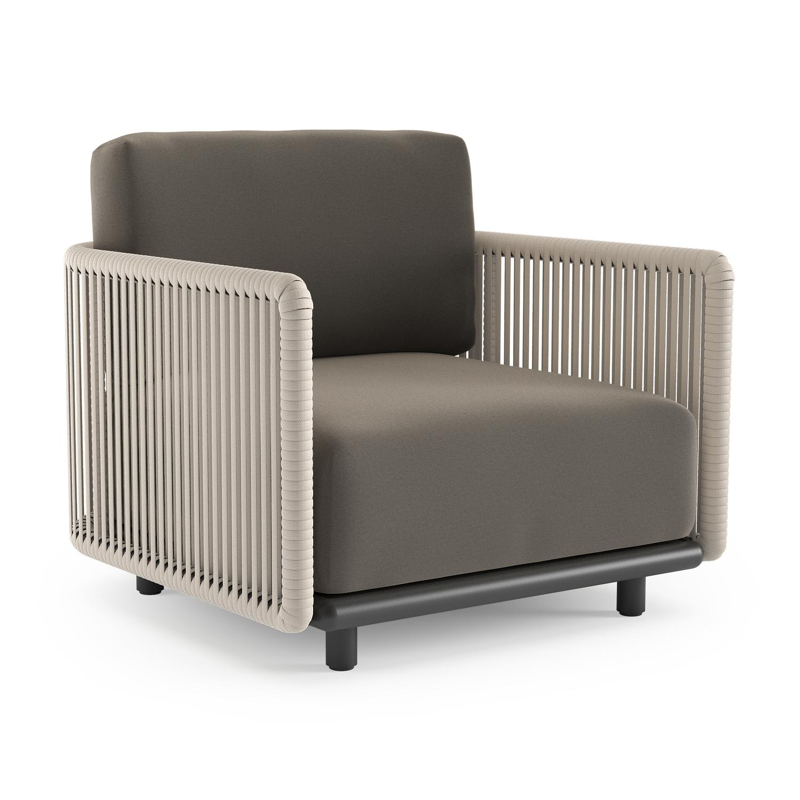 Fauteuil de jardin Organo en aluminium noir et corde luxe plate tissée verticalement beige et coussin en all weather Sunbrella® luxe natte carbon beige