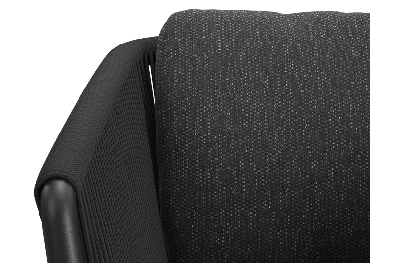 Gerona tuinstoel in zwart aluminium en zwart verticaal geweven ronde rope met kussen in Sky Black Weather+ Softtouch 