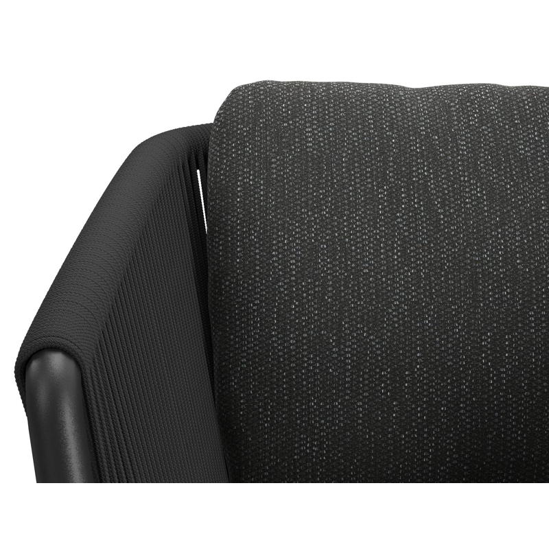 Gerona tuinstoel in zwart aluminium en zwart verticaal geweven ronde rope met kussen in Sky Black Weather+ Softtouch 