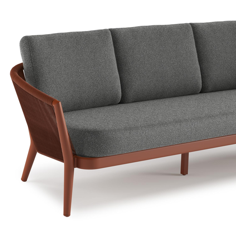 Orso loungebank in roestbruin aluminium en roestbruin verticaal geweven ronde rope met Catania Black all weather cosytica kussen