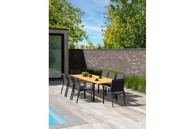 Amalfi tuinset met verlengbare tafel in zwart aluminium en teak tafelblad met 8 stapelbare Amalfi tuinstoelen