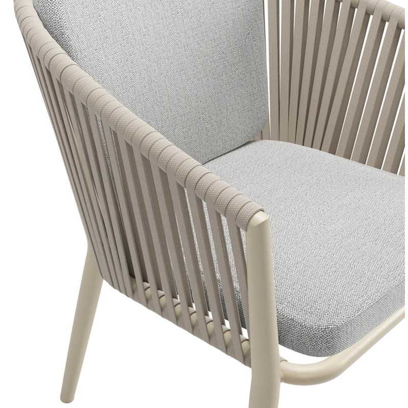 Chaise de jardin Orso en aluminium beige et corde plate tissée verticalement beige avec coussin en All Weather Sunbrella® Luxe Savane Nimbus