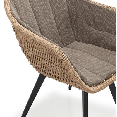 Pagino tuinstoel in zwart aluminium en naturel ronde wicker met zitkussen in All Weather Sunbrella® Luxe Lopi Coconut