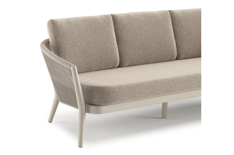 Salon de jardin Orso en aluminium beige en corde ronde tissée verticalement beige et coussins en all weather sunbrella® luxe Chartres Pewter