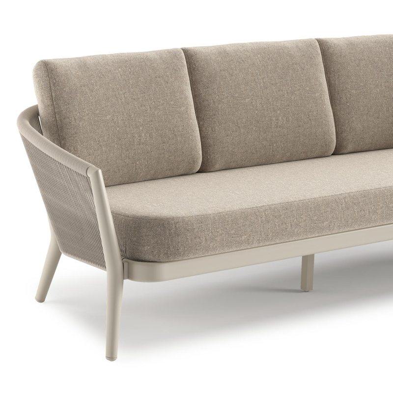 Orso loungeset in beige aluminium en beige verticaal geweven ronde rope met Chartres Pewter all weather sunbrella® luxe kussen