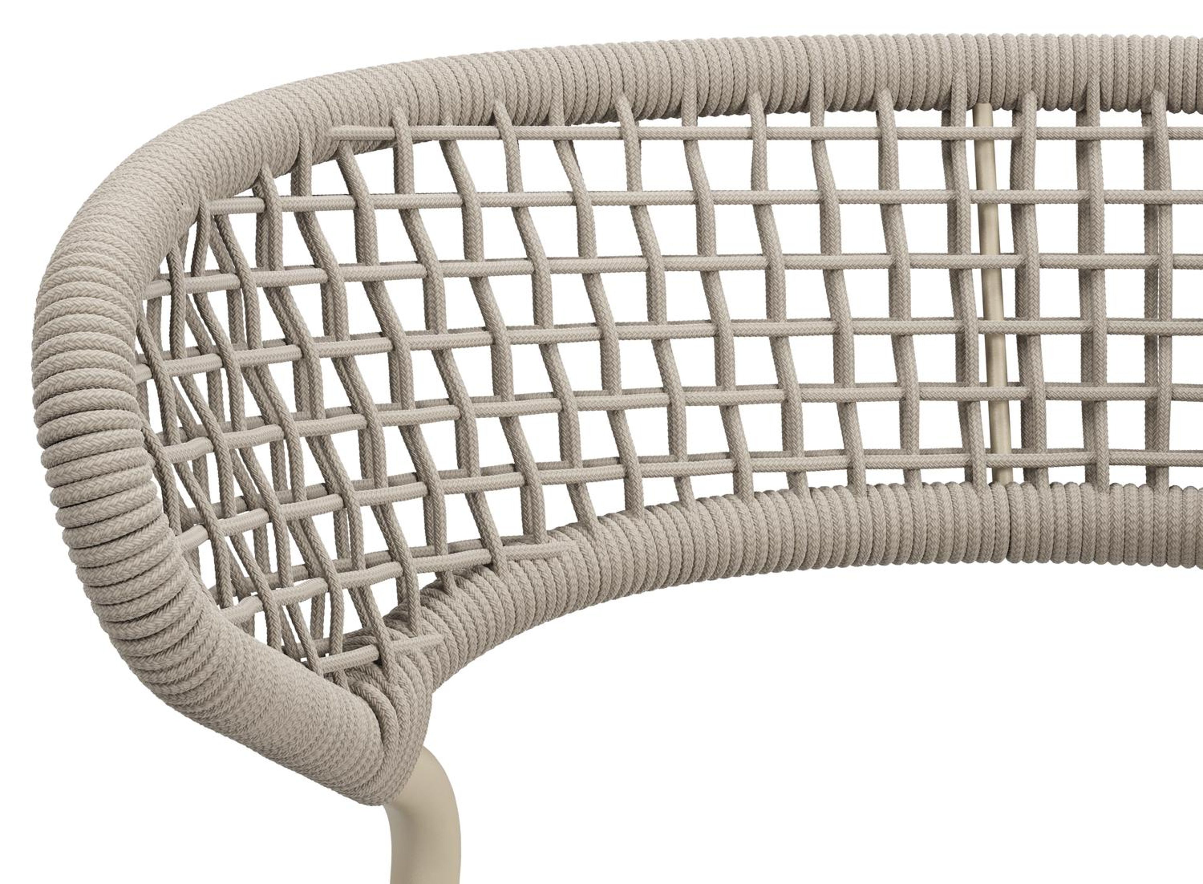 Donato XL tuinstoel in beige aluminium en beige vierkant geweven ronde rope