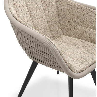 Pagino tuinstoel in zwart aluminium en beige verticaal geweven ronde rope met zitkussen in All Weather Cosytica Bora Jungle