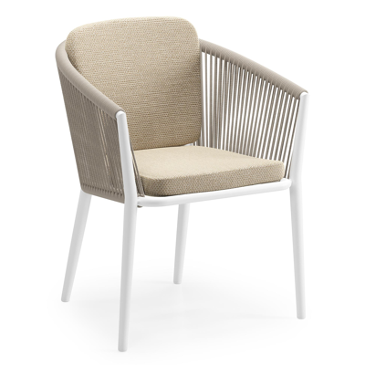 Orso tuinstoel in wit aluminium en beige verticaal geweven ronde rope met zitkussen in All Weather Cosytica Althea Camel