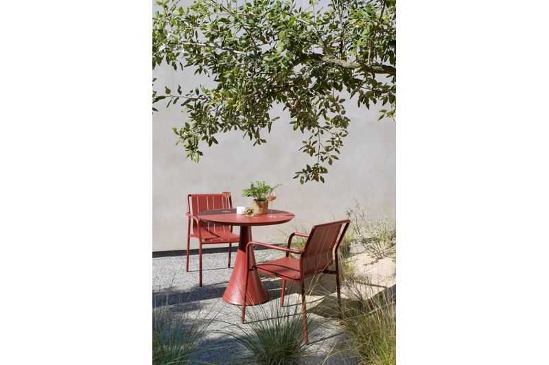 Fano tuintafel rond in ruby aluminium - Dia. 85 x H 75 cm