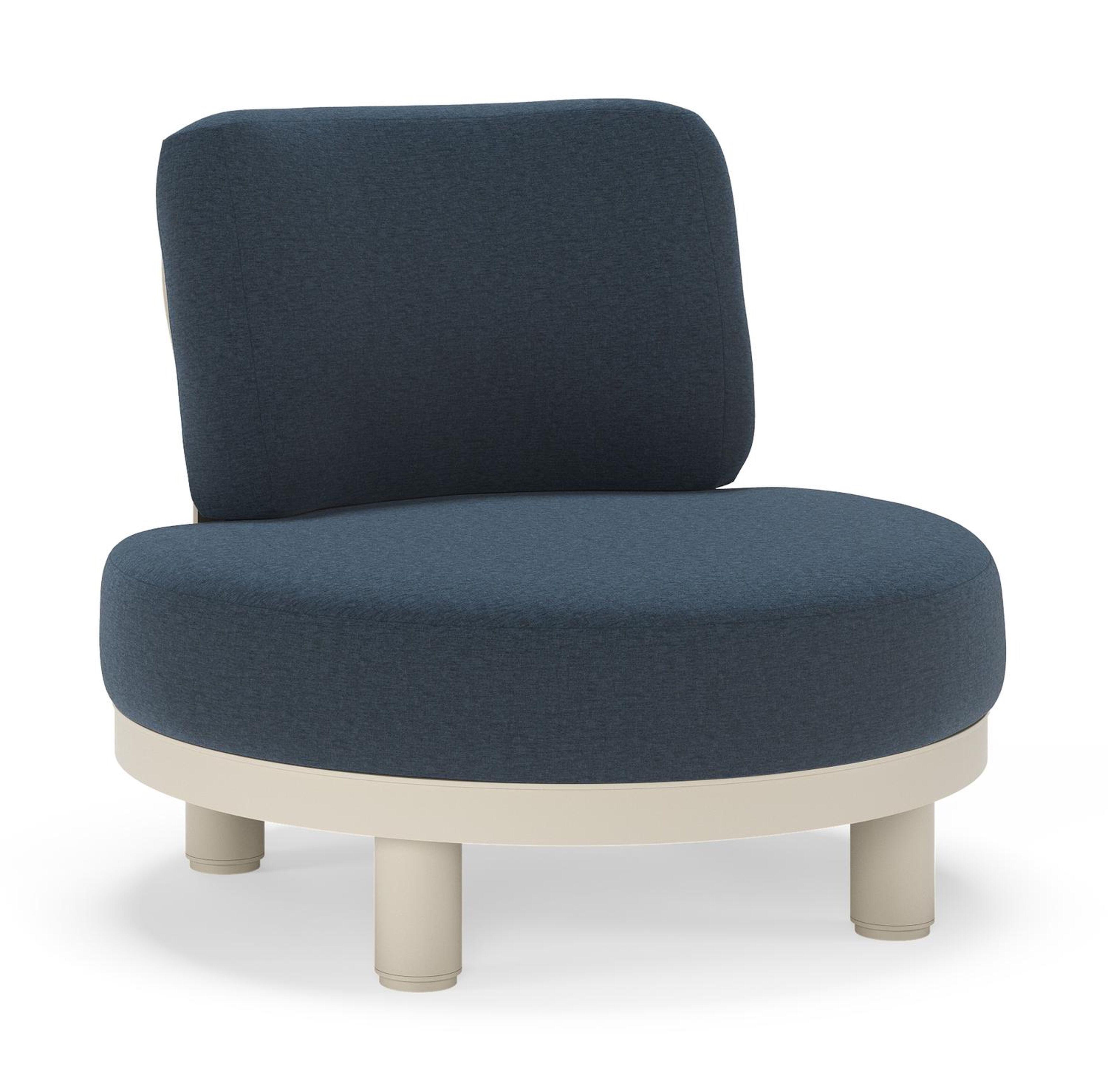 Donato loungestoel in beige aluminium met All Weather Sunbrella® luxe Heritage Indigo kussen