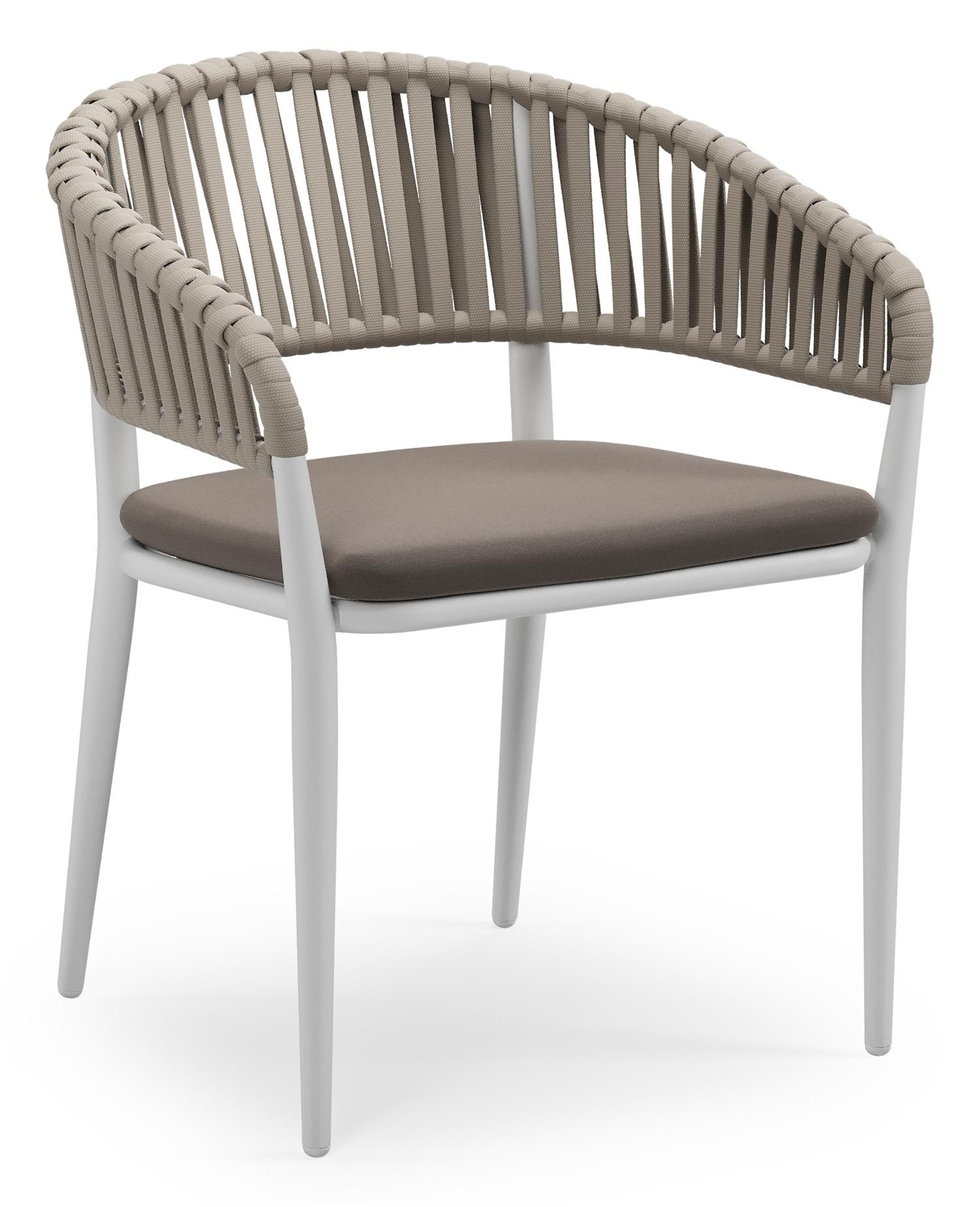 Tolfa stapelbare tuinstoel in wit aluminium en beige verticaal geweven luxe vlakke brede rope met stoelkussen in All Weather Sunbrella® Luxe Natte Nature Grey
