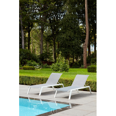 Set van 2 verstelbare Bari ligbedden in wit aluminium en grijs textilene