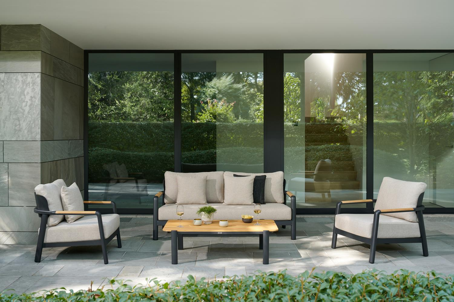 Salamanca loungetafel in zwart aluminium en teak - L 120 x B 68 x H 34 cm