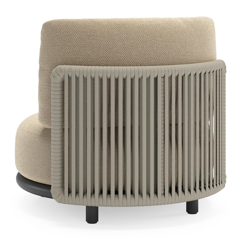 Lomano loungestoel in zwart aluminium en beige verticaal geweven luxe vlakke rope met Althea Camel all weather cosytica