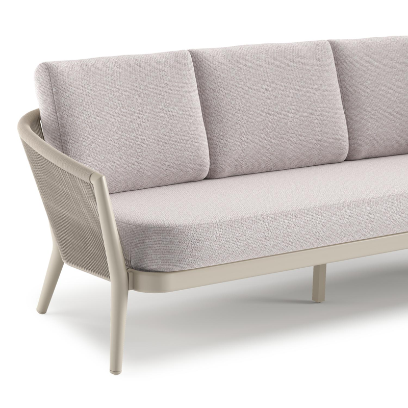 Orso loungeset in beige aluminium en beige verticaal geweven ronde rope met Wander Gobi all weather sunbrella® luxe kussen