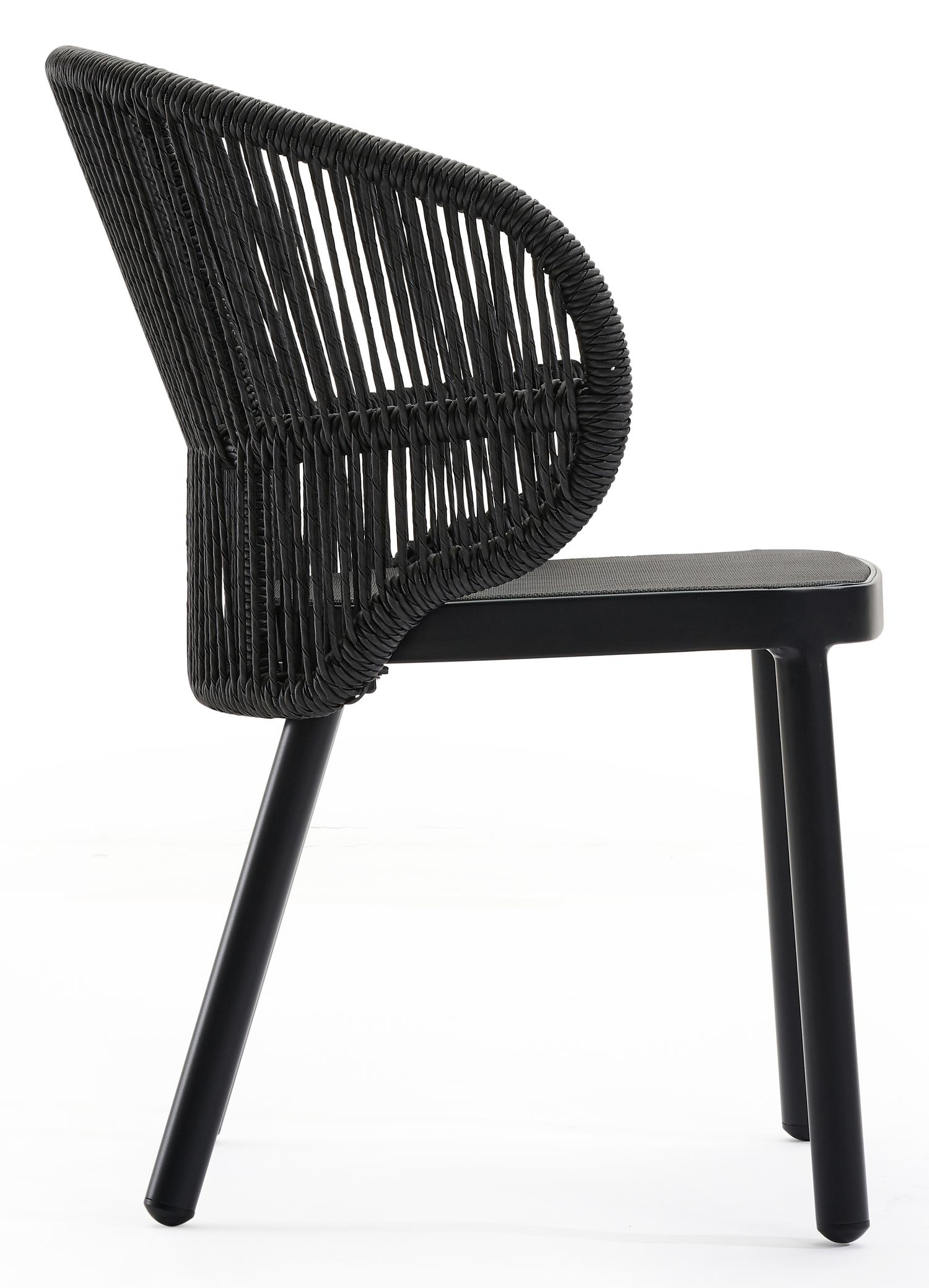 Lugano tuinstoel in zwart aluminium en zwart gedraaide ronde wicker