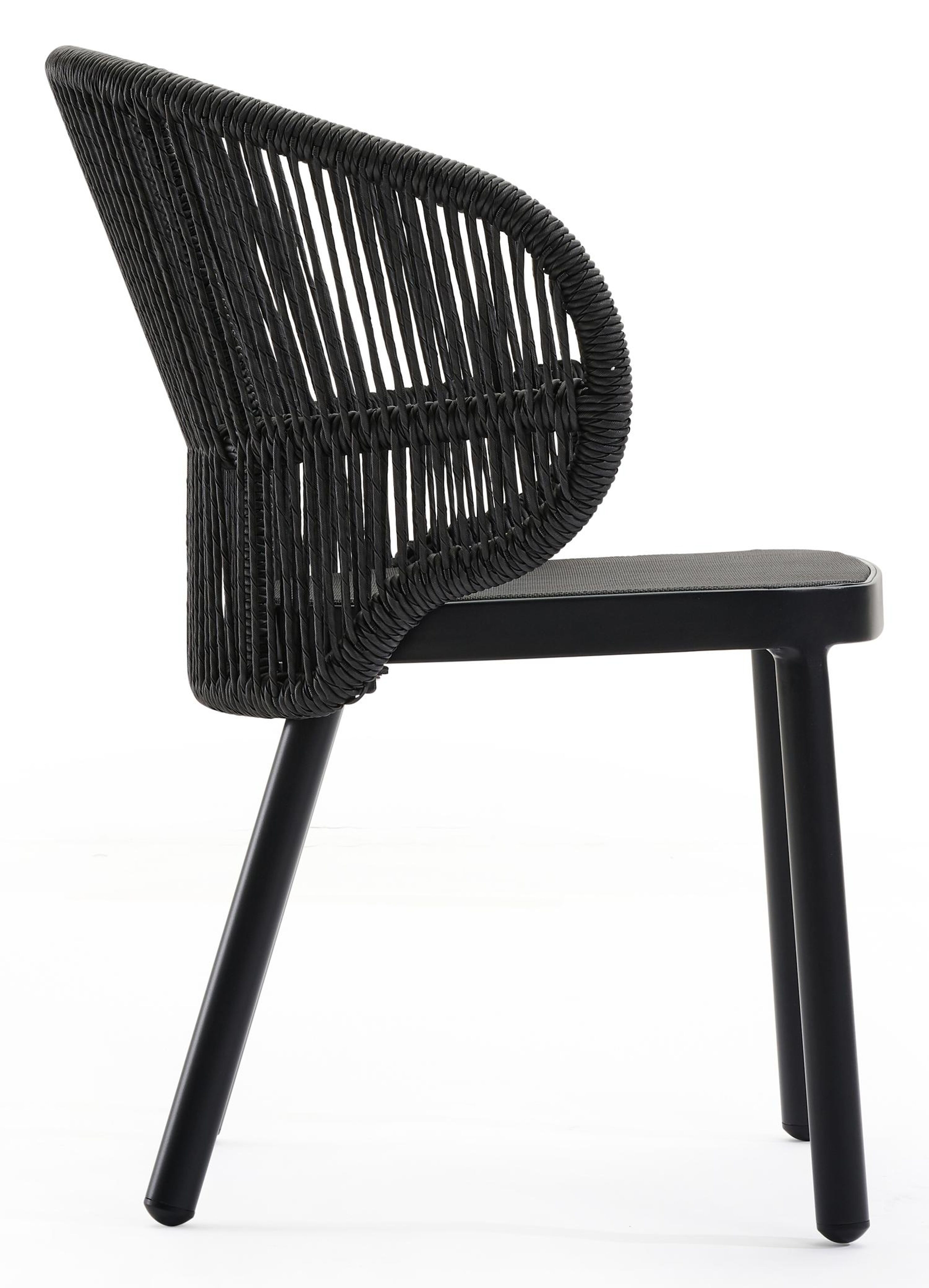 Lugano tuinstoel in zwart aluminium en zwart gedraaide ronde wicker