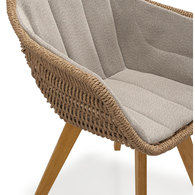 Pagino tuinstoel in teak en bruin ronde wicker met zitkussen in All Weather Sunbrella® Luxe Savane Coconut