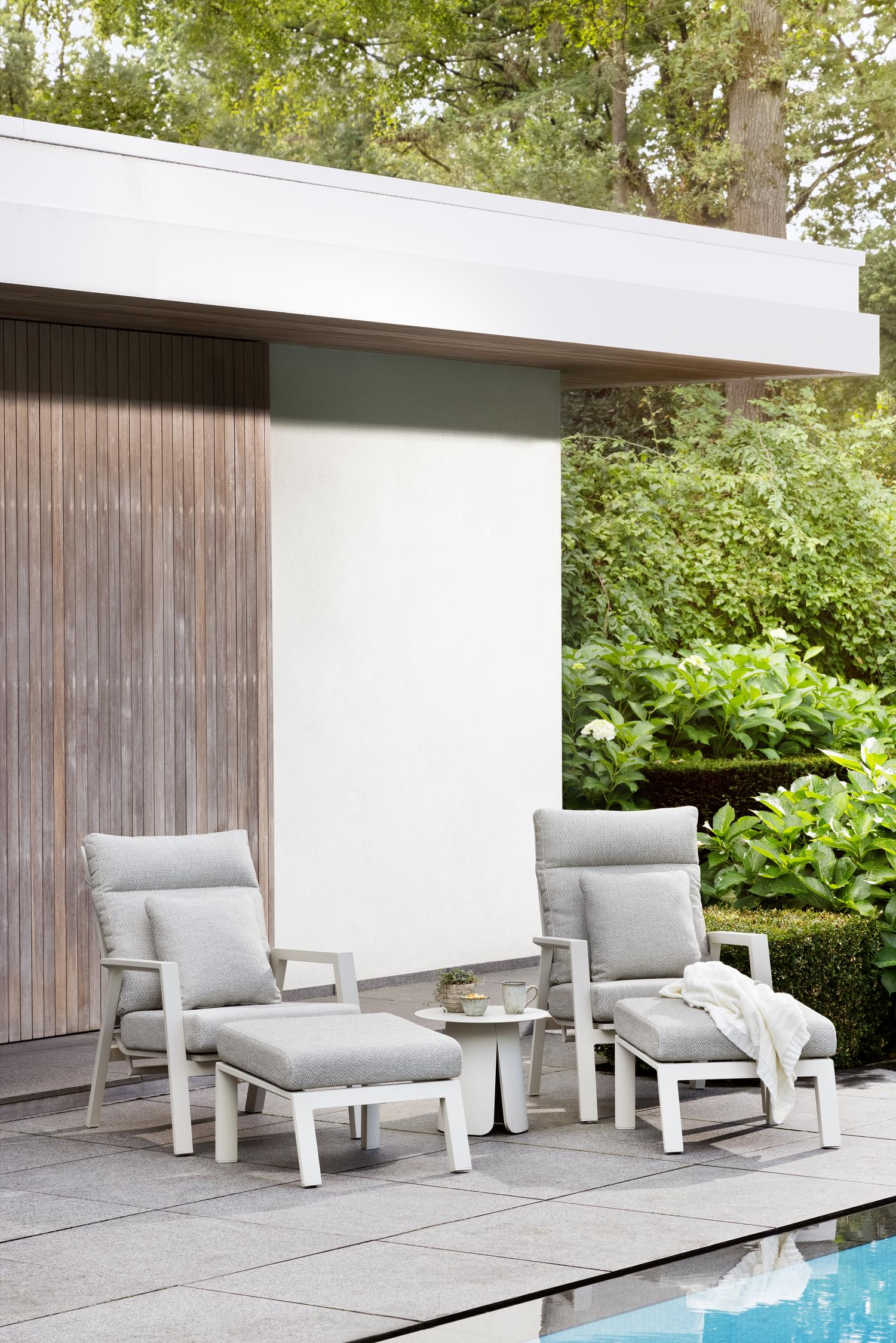 Avila bijzettafel in beige aluminium - Dia. 45 x H 39 cm