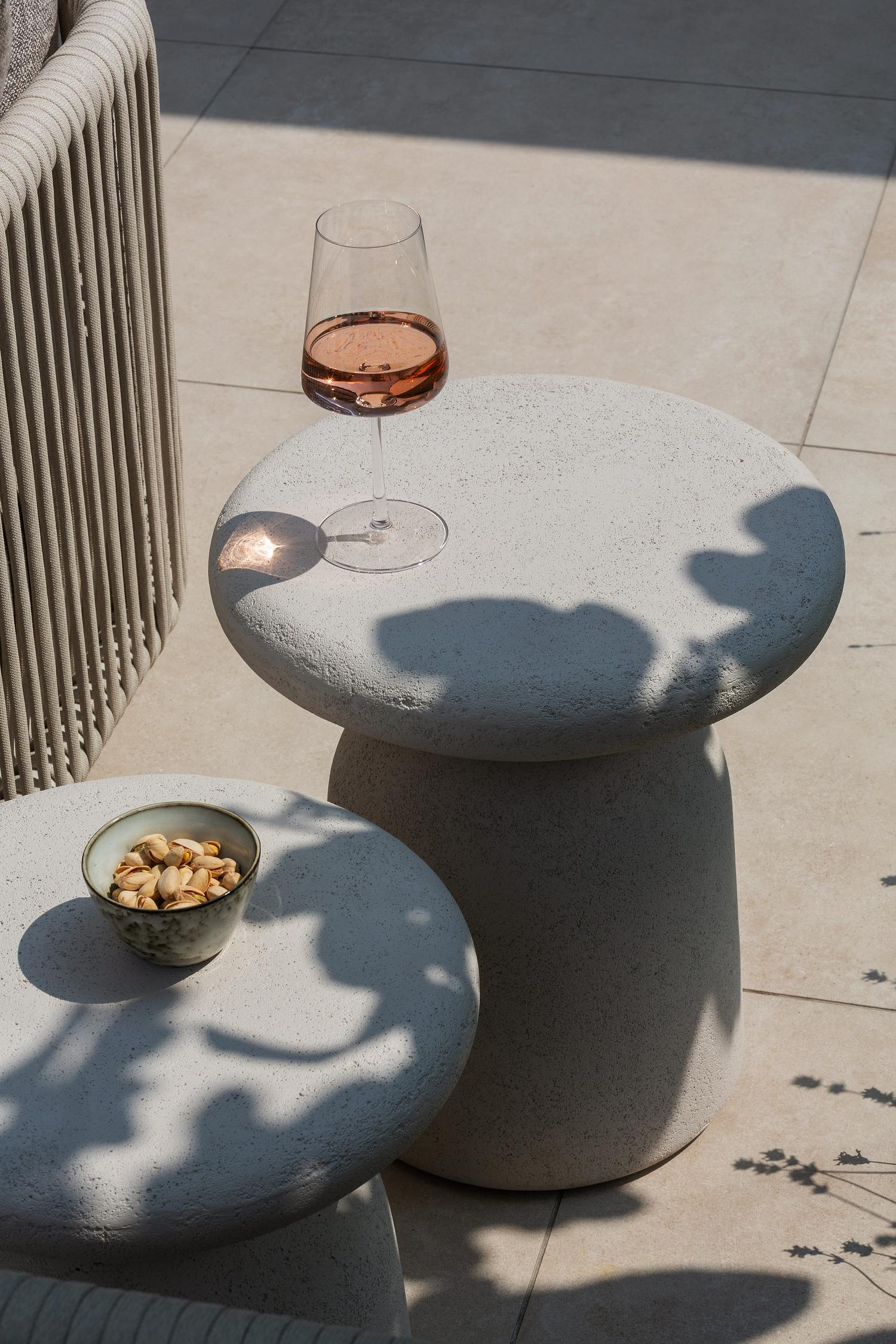 Table d'appoint Globo en béton beige beige - Diam. 40 x Haut. 40 cm