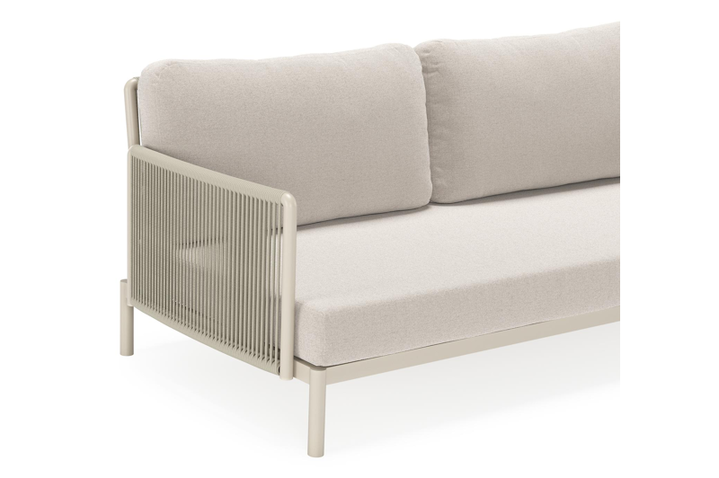 Amarante loungeset in beige aluminium en beige verticaal geweven ronde rope met beige weather+ softtouch kussens