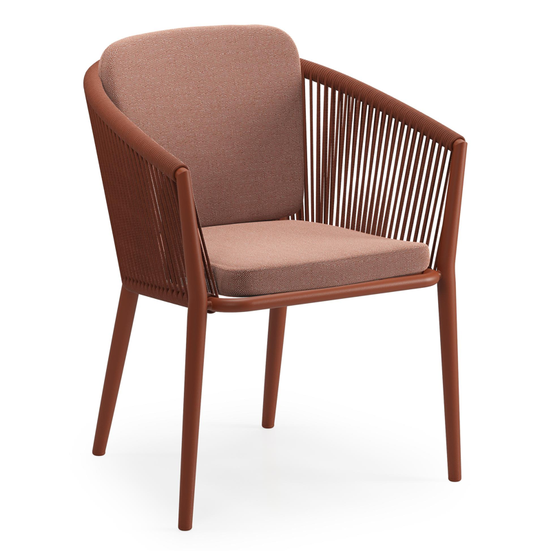 Orso tuinstoel in roestbruin aluminium en roestbruin verticaal geweven ronde rope met zitkussen in All Weather Sunbrella® Luxe Savane Rust