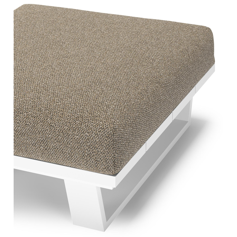 Pouf Pagino en aluminium blanc et coussins en all weather cosytica madagascar burch