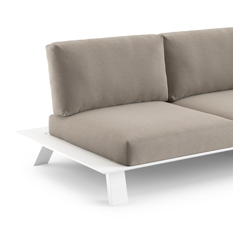 Cesano loungehoek in wit aluminium met savane coconut all weather Sunbrella® luxe kussen