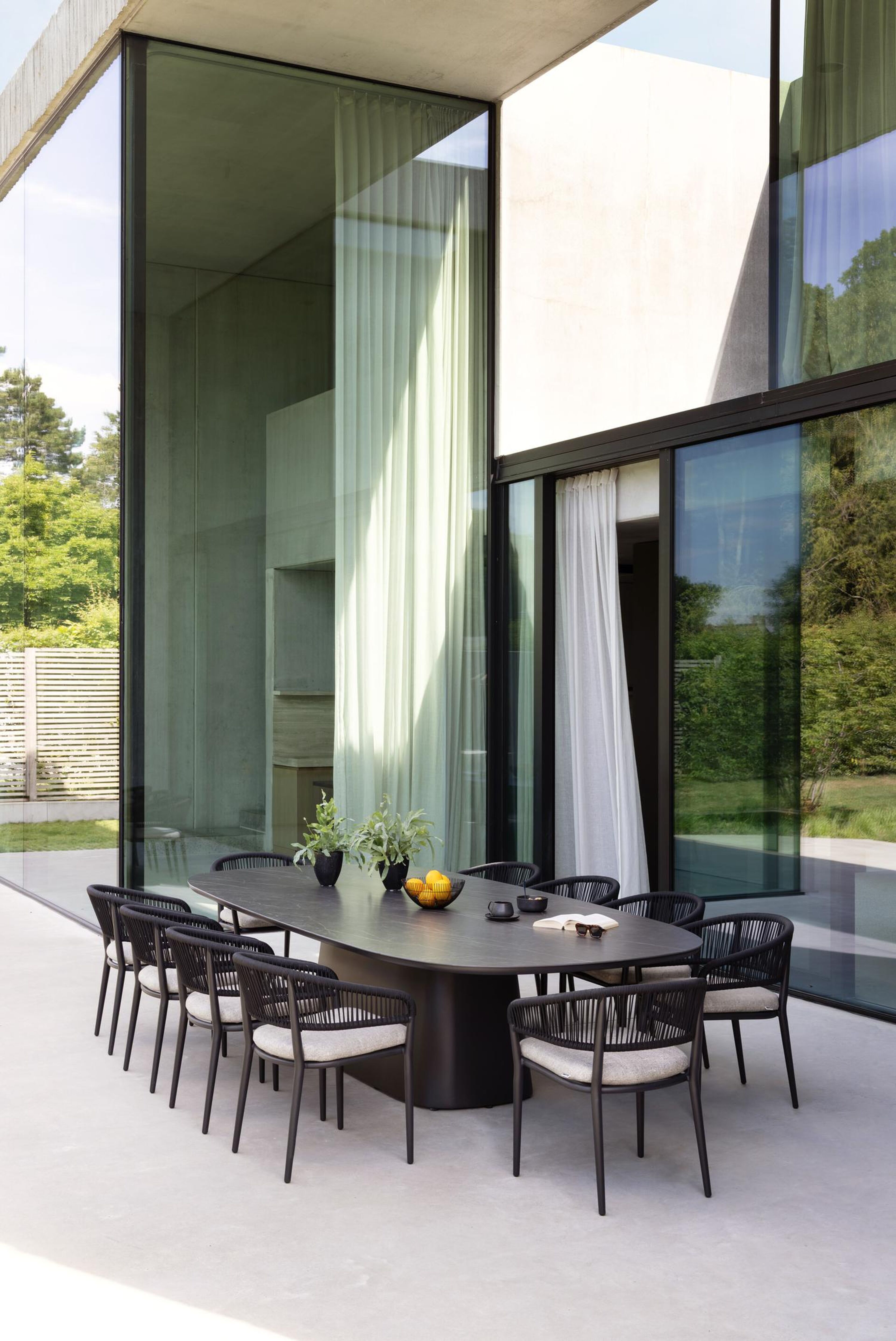 Amico tuintafel bombo xl in zwart aluminium en volkeramiek Black Obsession - L 320 x B 148 x H 74 cm