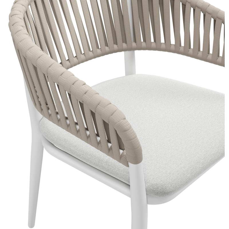 Tolfa stapelbare tuinstoel in wit aluminium en beige verticaal geweven luxe vlakke brede rope met stoelkussen in All Weather Sunbrella® Luxe Natte Grey Chine