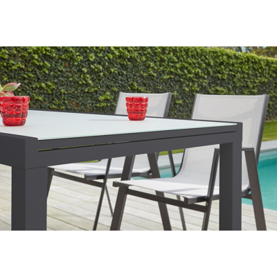 Oviedo tuinset met verlengbare tafel in zwart aluminium en grijs glas tafelblad met 8 stapelbare Oviedo tuinstoelen