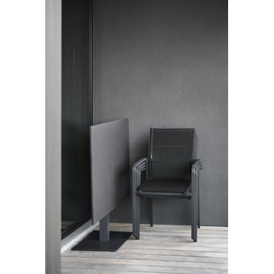 Piemonte kantelbare tuintafel in zwart aluminium en volkeramiek nero black - L 140 x B 80 x H 74 cm