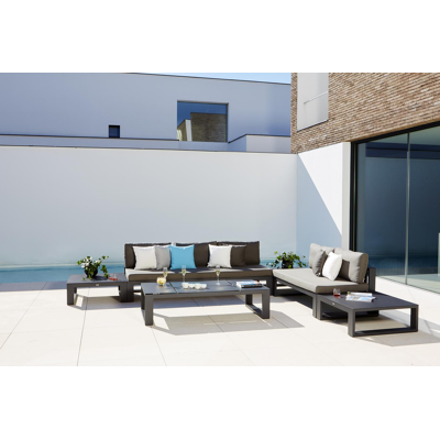 Verato hoektafel in zwart aluminium - L 88 x B 88 x H 32 cm