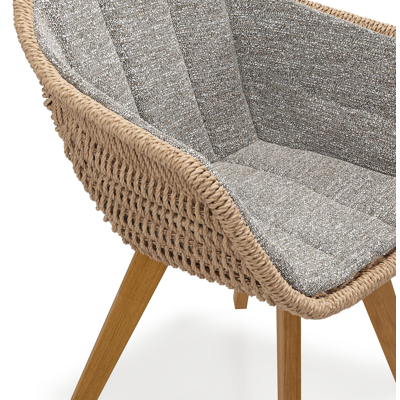 Pagino tuinstoel in teak en naturel ronde wicker met zitkussen in All Weather Sunbrella® Luxe Tundra Pepper