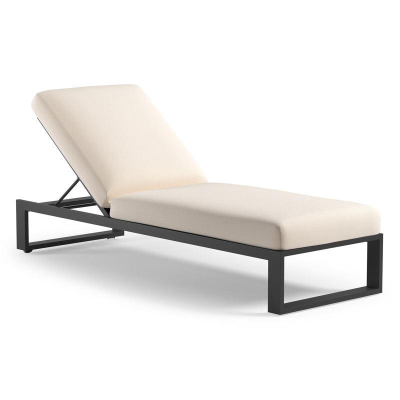 Verato verstelbaar ligbed in zwart aluminium met lopi snow all weather Sunbrella® luxe kussen