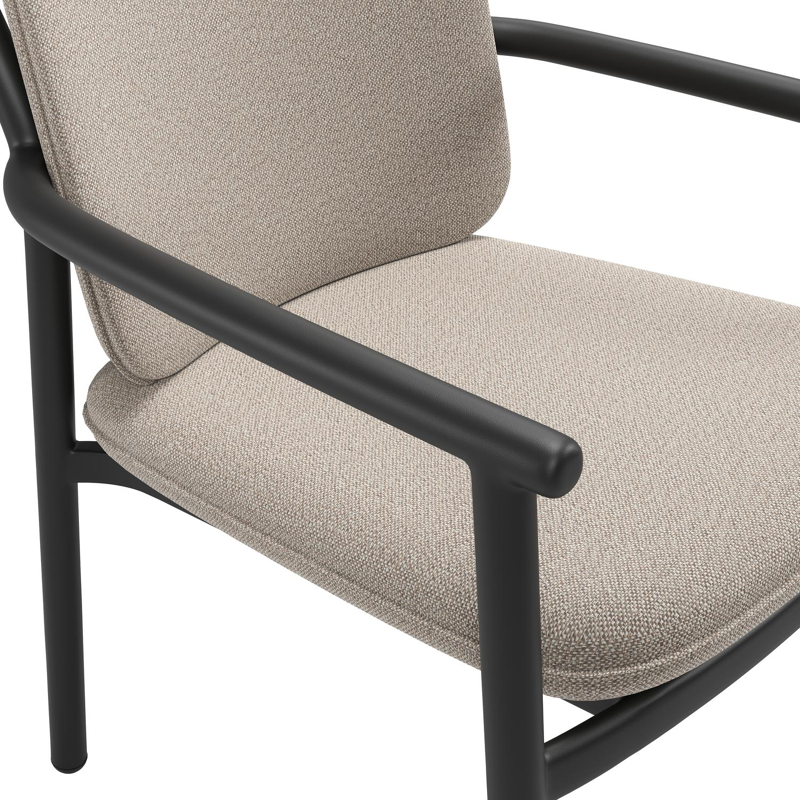 Bono stapelbare tuinstoel in zwart aluminium met stoelkussen in All Weather Sunbrella® Luxe Savane Coconut