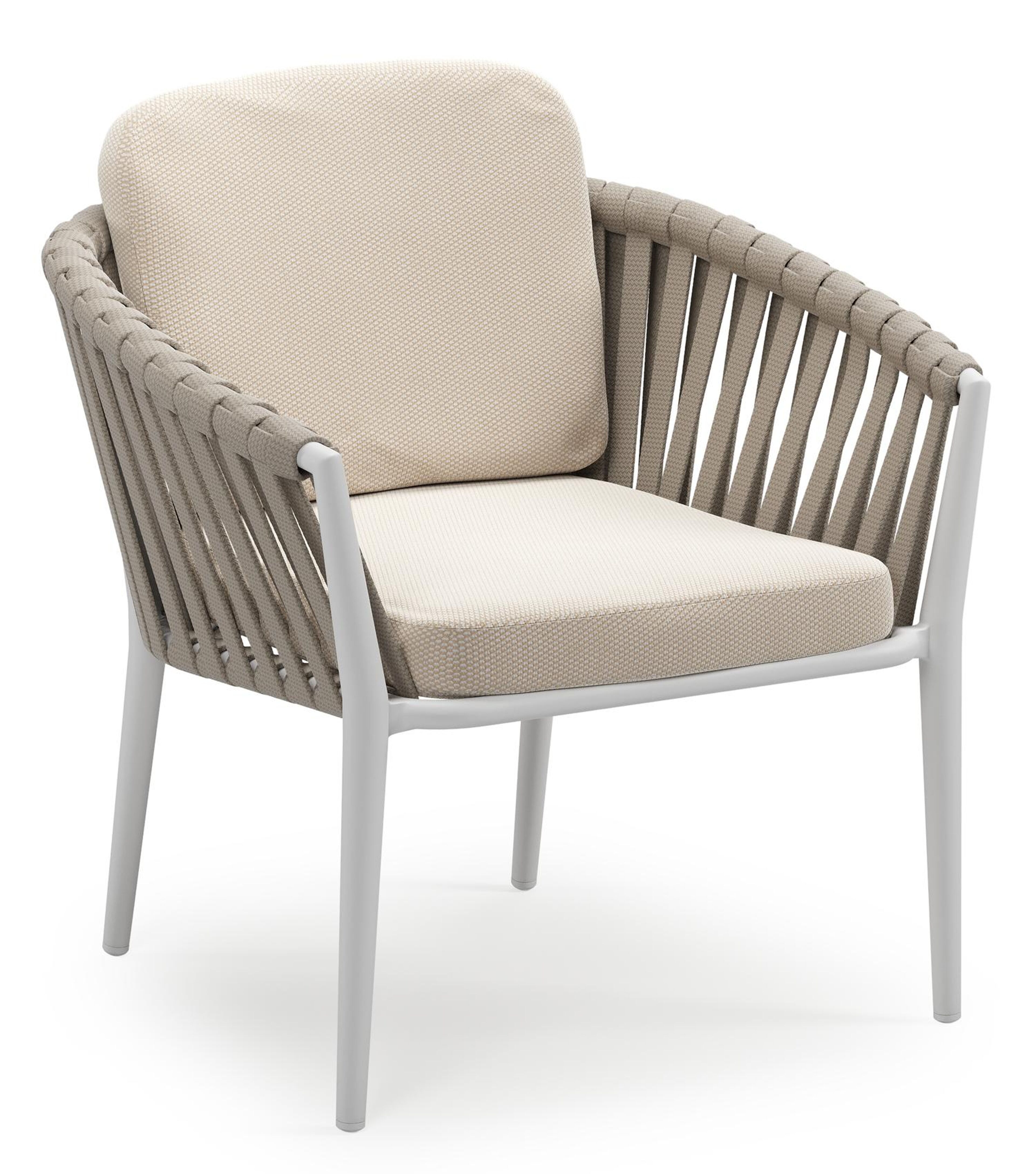 Orso low dining tuinstoel in wit aluminium en beige verticaal geweven luxe vlakke brede rope met stoelkussen in All Weather Sunbrella® Luxe Lopi Antique