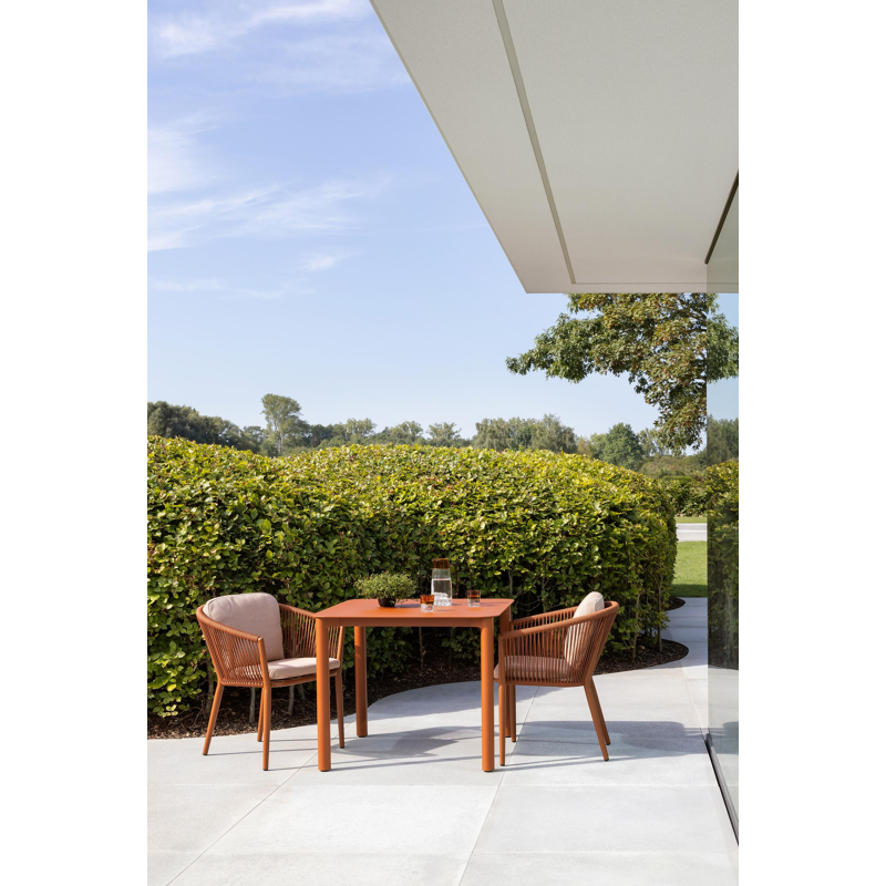 Orso tuintafel afgerond vierkant in roestbruin aluminium - L 90 x B 90 x H 75 cm