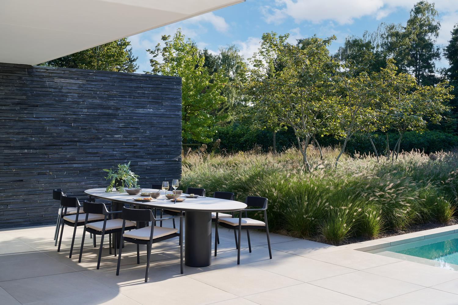 Fiordo tuinstoel in zwart aluminium en zwart vierkant geweven ronde rope 