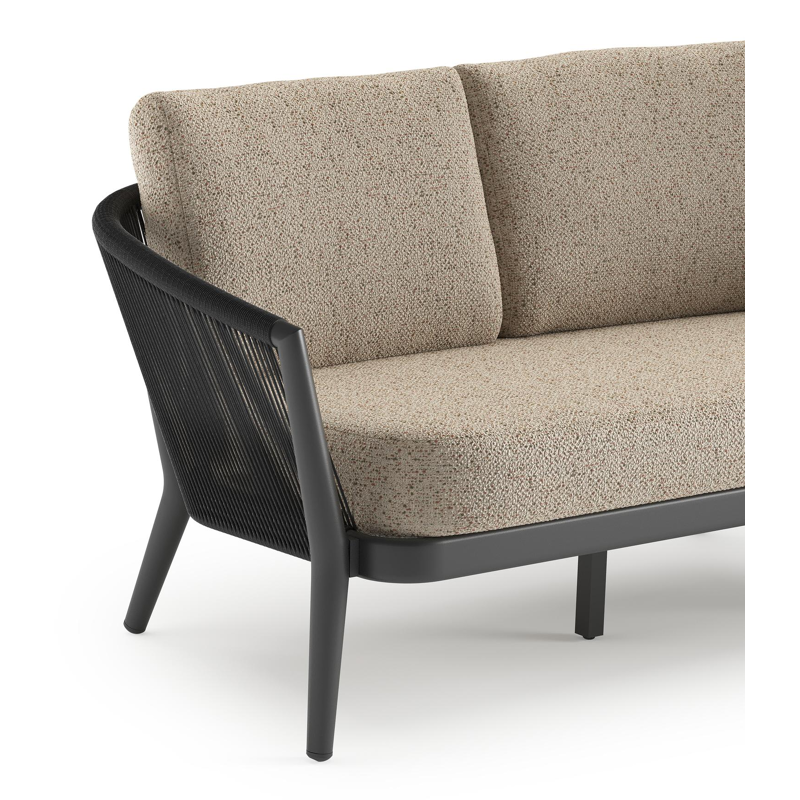 Orso loungebank in zwart aluminium en zwart verticaal geweven ronde rope met Bora Jungle all weather cosytica kussen