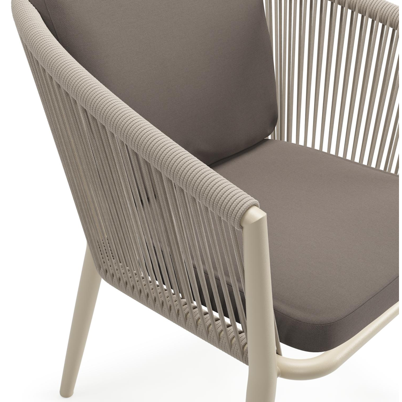 Orso tuinstoel in beige aluminium en beige verticaal geweven ronde rope met luxe zitkussen in All Weather Sunbrella® Luxe Natte Nature Grey