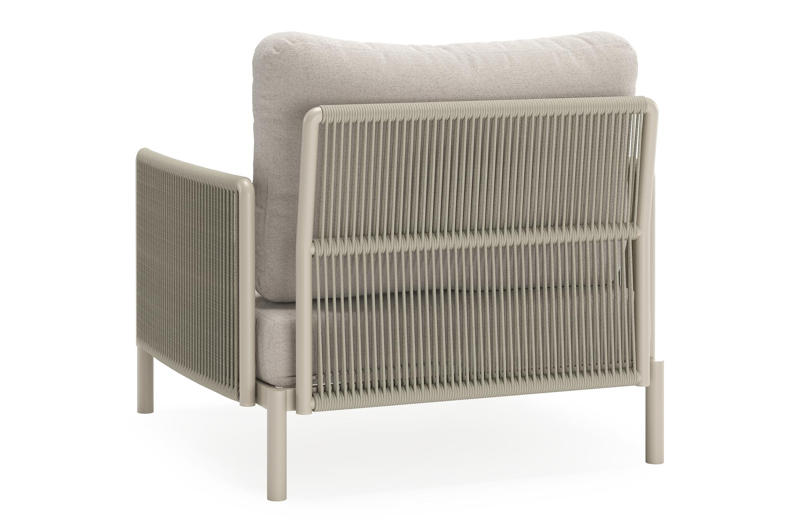 Amarante loungestoel in beige aluminium en beige verticaal geweven ronde rope met beige weather+ softtouch kussen