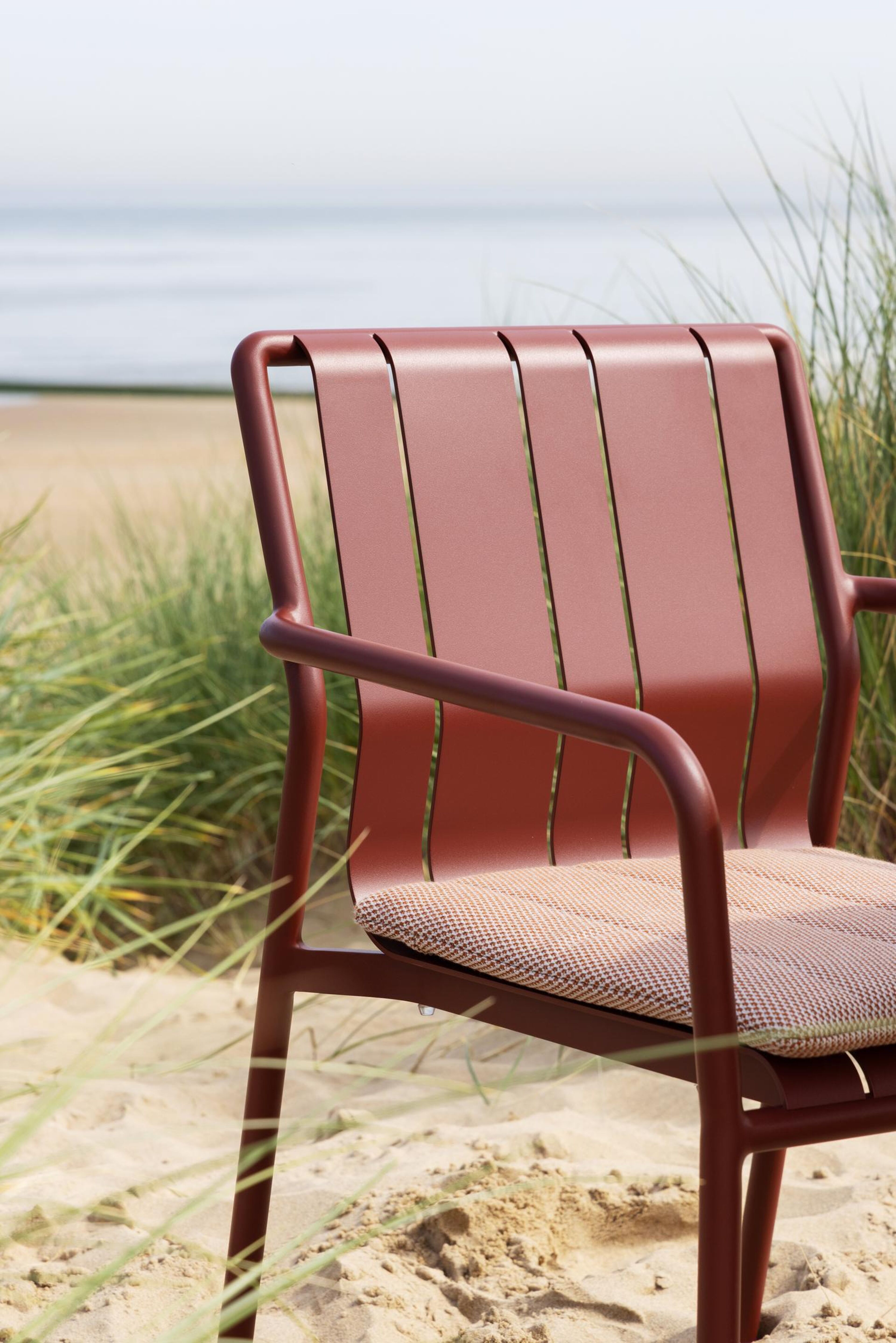 Bolito tuinstoel in ruby aluminium