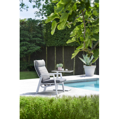Fauteuil de jardin avec dossier réglable Prato 1-pl en aluminium blanc avec coussin en weather+ textilène gris