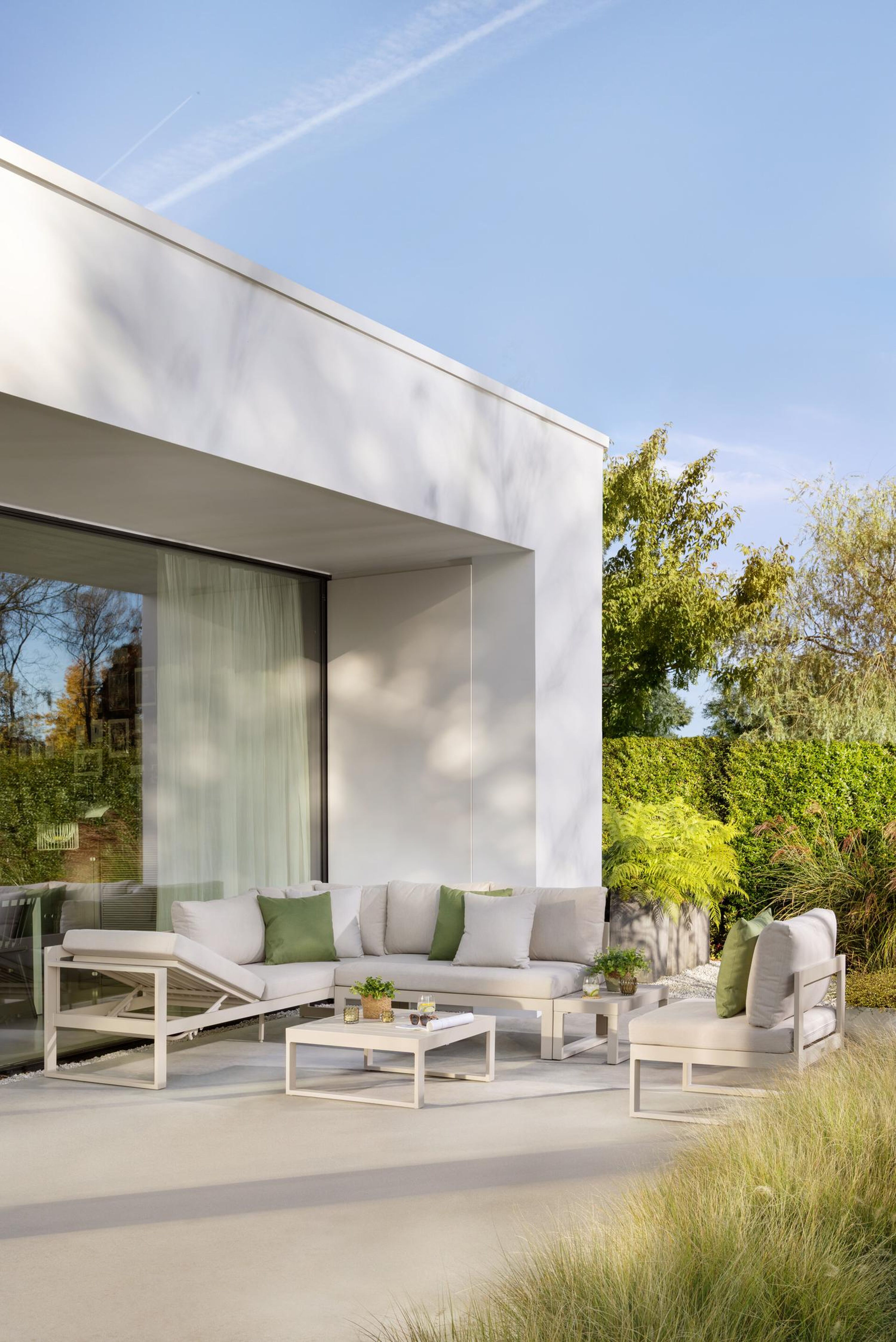 Fauteuil de jardin Caldela en aluminium beige avec coussins en weather+ softtouch beige