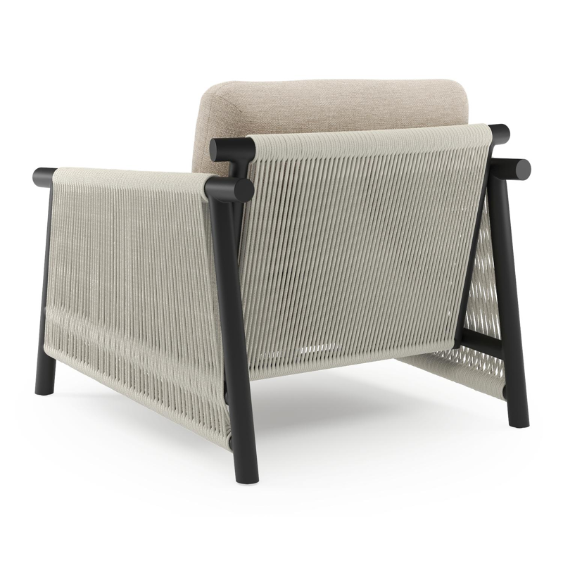 Erla loungestoel in zwart aluminium en beige verticaal geweven ronde rope met rustic weather+ softtouch kussen